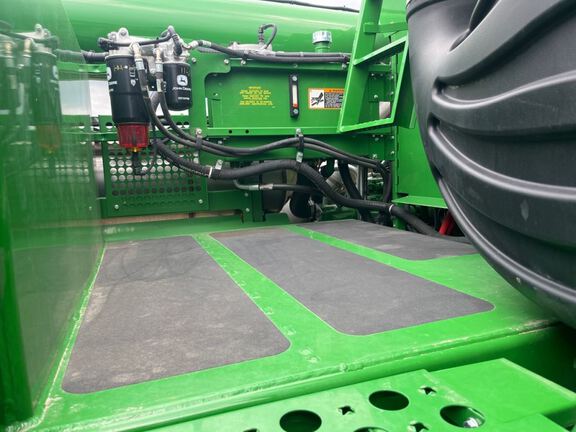 2025 John Deere S7 800 Combine