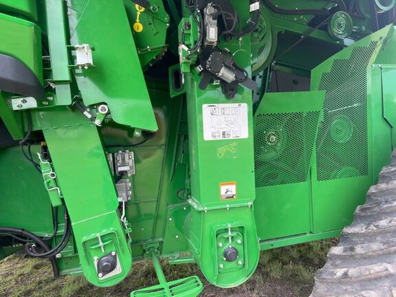2025 John Deere S7 800 Combine