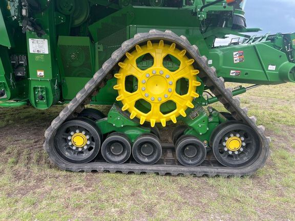 2025 John Deere S7 800 Combine