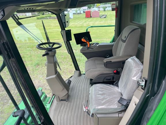 2025 John Deere S7 800 Combine