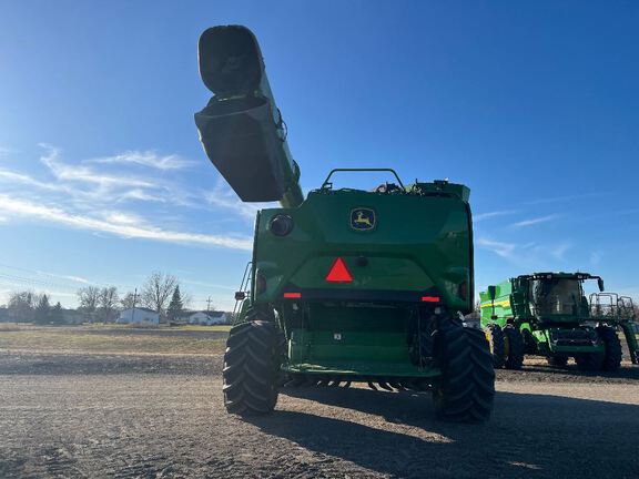 2025 John Deere S7 800 Combine