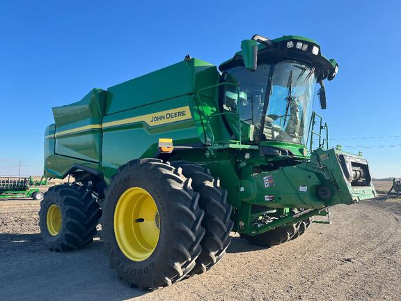 2025 John Deere S7 800 Combine