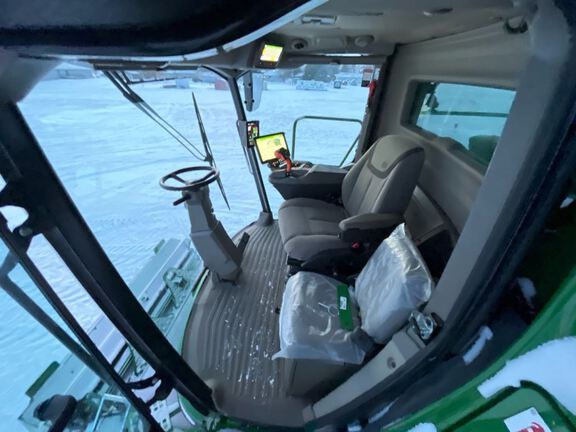 2025 John Deere S7 800 Combine