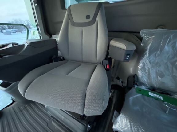 2025 John Deere S7 800 Combine