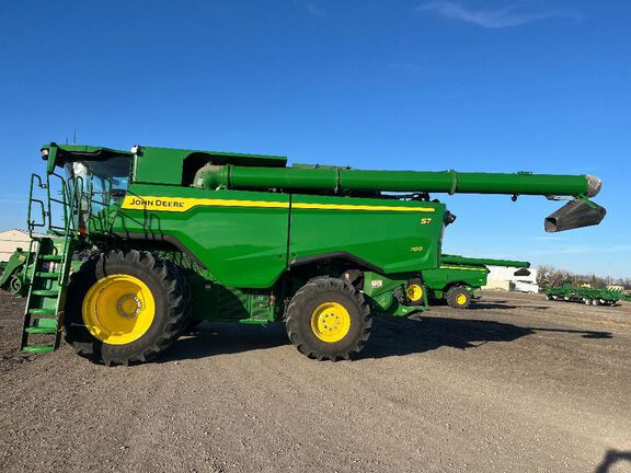 2025 John Deere S7 700 Combine