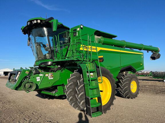 2025 John Deere S7 700 Combine