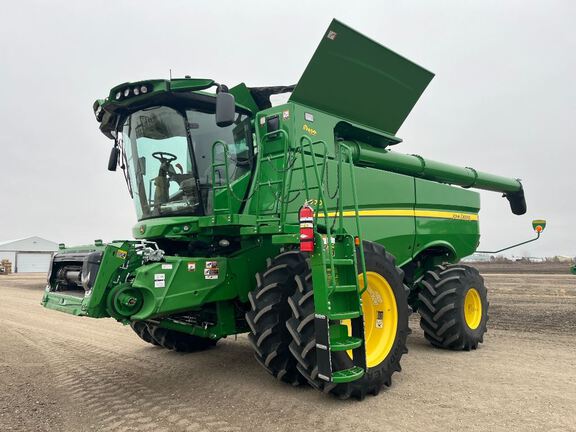 2024 John Deere S770 Combine
