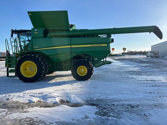 2024 John Deere S770 Combine