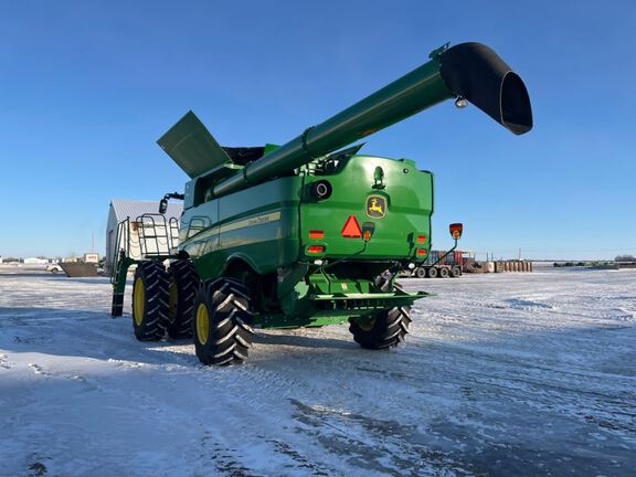 2024 John Deere S770 Combine