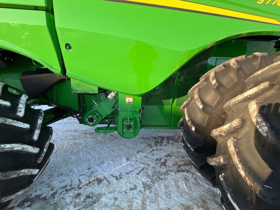 2024 John Deere S770 Combine