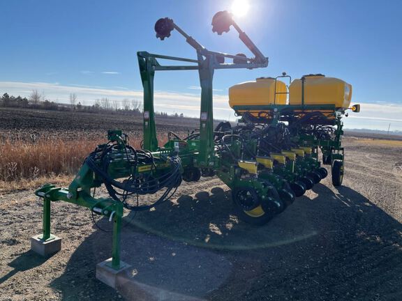 2025 John Deere 1775NT Planter