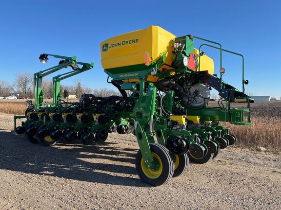 2025 John Deere 1775NT Planter