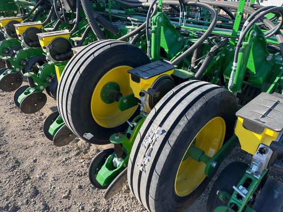 2025 John Deere 1775NT Planter