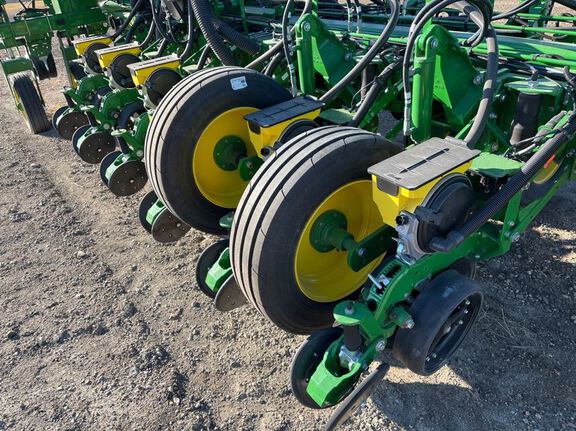 2025 John Deere 1775NT Planter
