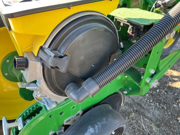 2025 John Deere 1775NT Planter