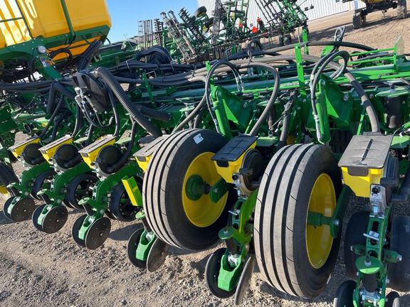 2025 John Deere 1775NT Planter