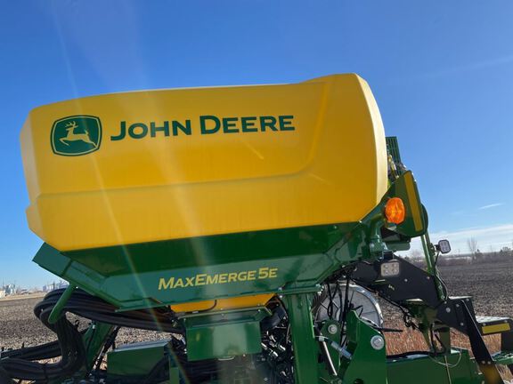 2025 John Deere 1775NT Planter