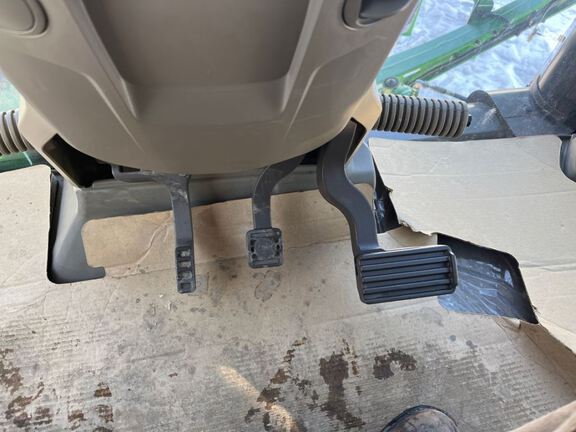 2025 John Deere 410R Sprayer/High Clearance