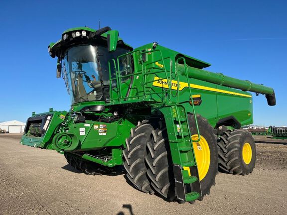2025 John Deere S7 700 Combine