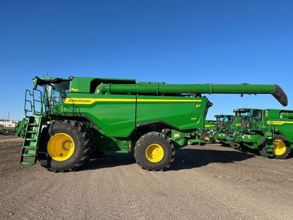 2025 John Deere S7 700 Combine