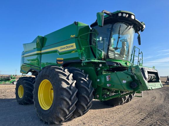 2025 John Deere S7 700 Combine