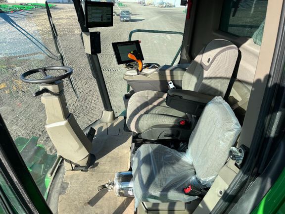 2025 John Deere S7 700 Combine