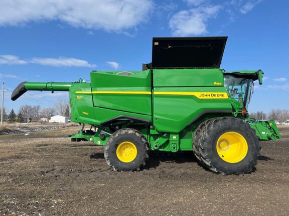 2025 John Deere S7 700 Combine