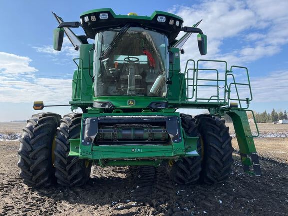 2025 John Deere S7 700 Combine