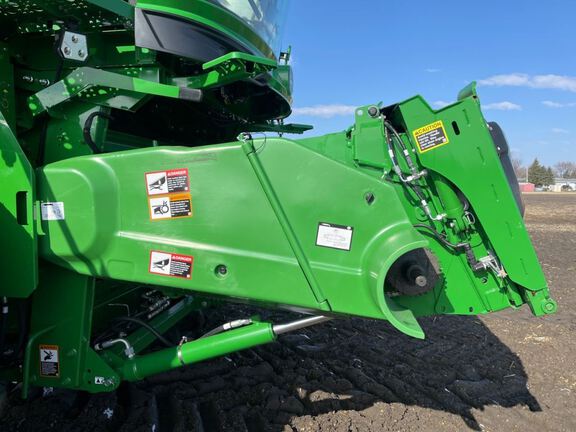 2025 John Deere S7 700 Combine