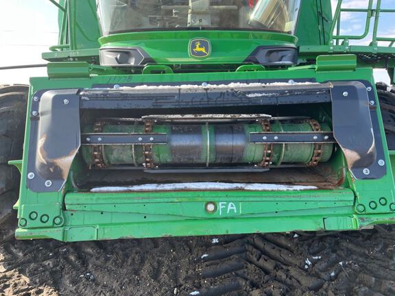2025 John Deere S7 700 Combine