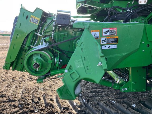 2025 John Deere S7 700 Combine