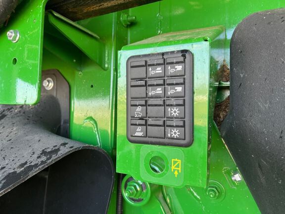 2025 John Deere S7 700 Combine