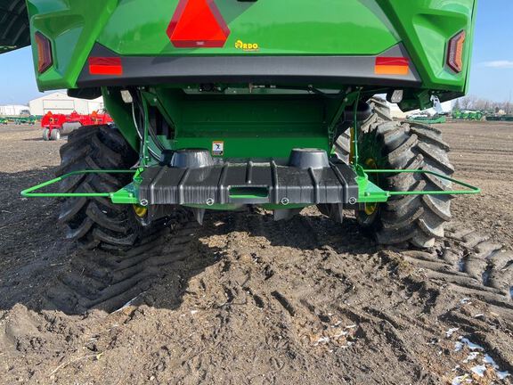 2025 John Deere S7 700 Combine
