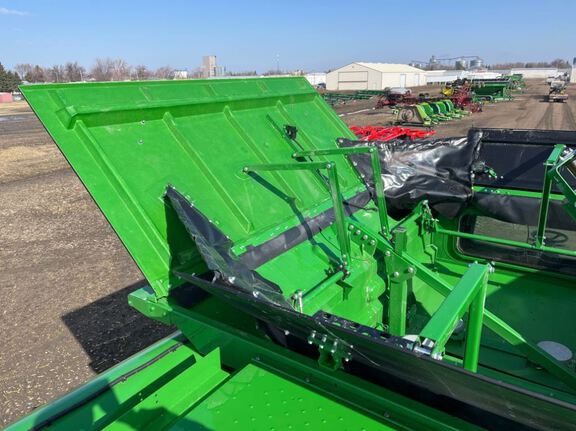 2025 John Deere S7 700 Combine