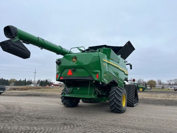 2025 John Deere S7 800 Combine