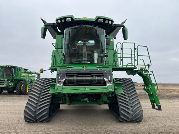 2025 John Deere S7 800 Combine
