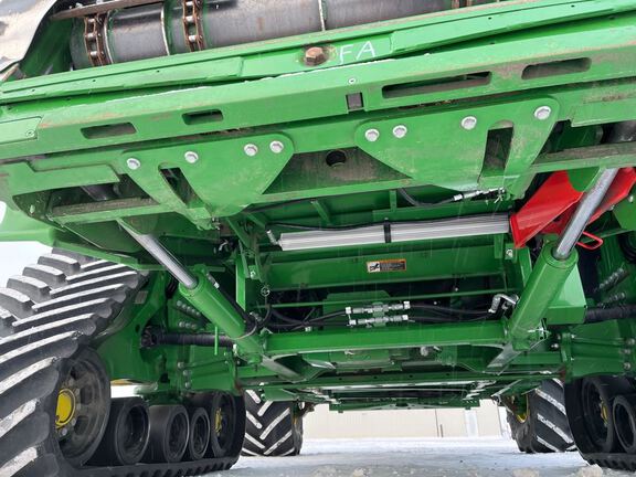 2025 John Deere S7 800 Combine