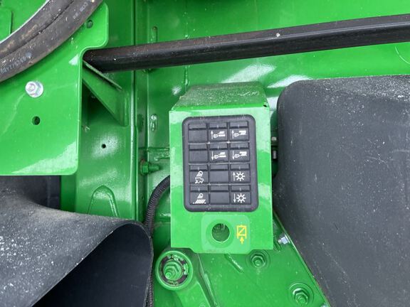 2025 John Deere S7 800 Combine