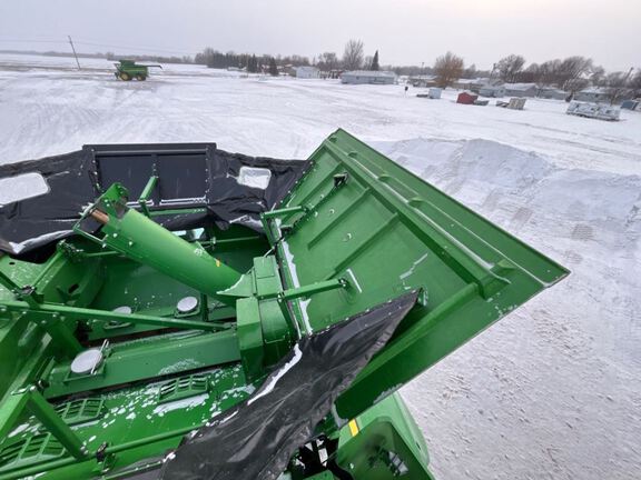 2025 John Deere S7 800 Combine