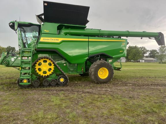 2025 John Deere S7 800 Combine