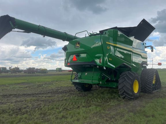 2025 John Deere S7 800 Combine