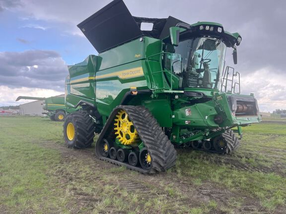2025 John Deere S7 800 Combine
