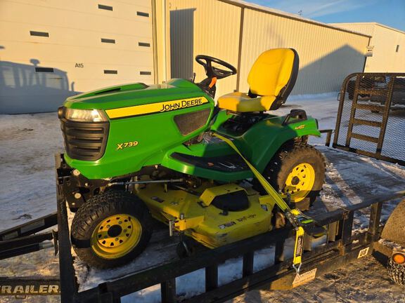 2013 John Deere X739 Garden Tractor