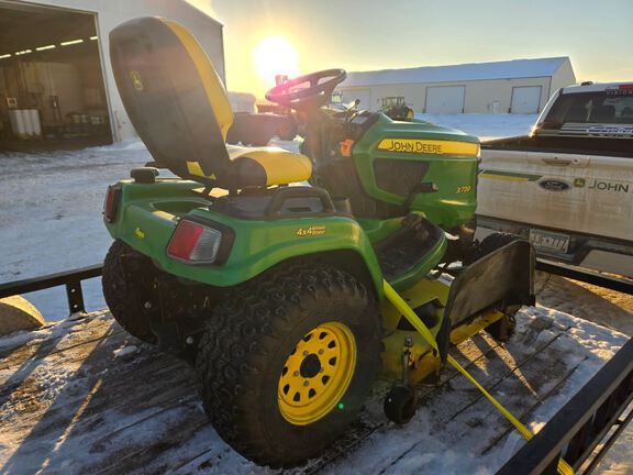 2013 John Deere X739 Garden Tractor