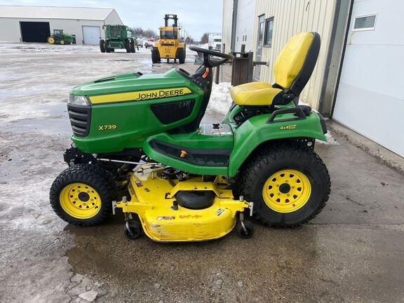 2013 John Deere X739 Garden Tractor