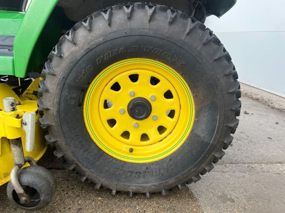 2013 John Deere X739 Garden Tractor