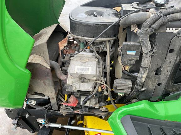 2013 John Deere X739 Garden Tractor