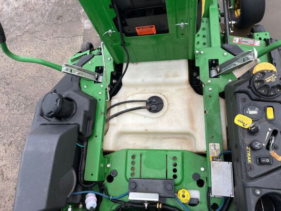 2019 John Deere Z740R Mower/Zero Turn