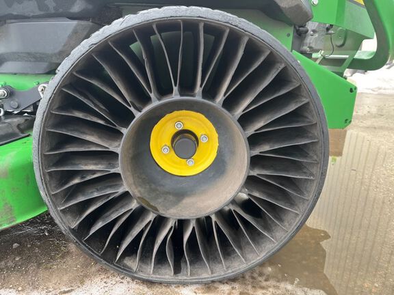 2019 John Deere Z740R Mower/Zero Turn