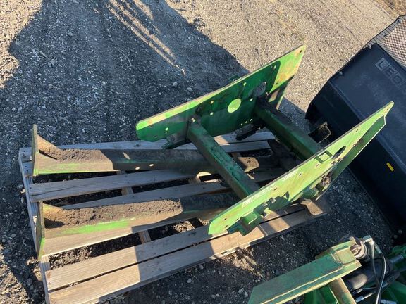 Leon 4000 BLADE Tractor Attachment